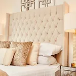 Apartamento Primedoorstep Deluxe Apt, River Canal View& Free Parking!