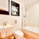Primedoorstep Deluxe Apt, River Canal View& Free Parking! Apartamento