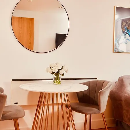 Primedoorstep Deluxe Apt, River Canal View& Free Parking! Apartment Leeds (West Yorkshire)