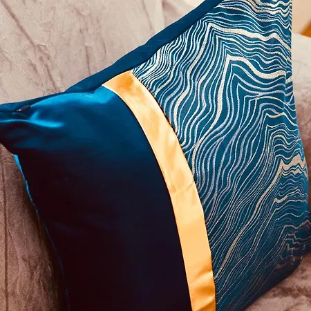 Primedoorstep Deluxe Apt, River Canal View& Free Parking! *