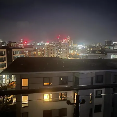 Primedoorstep Deluxe Apt, River Canal View& Free Parking! Apartamento *