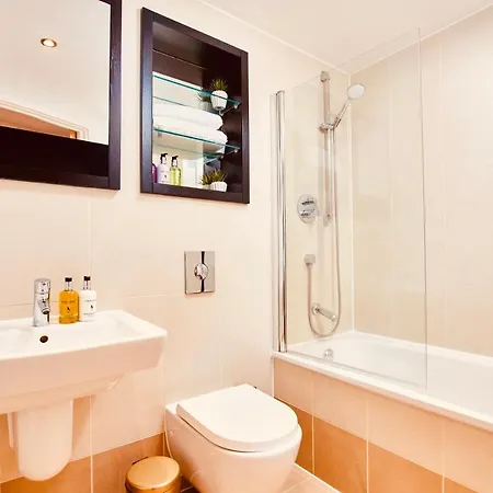 Primedoorstep Deluxe Apt, River Canal View& Free Parking! 公寓