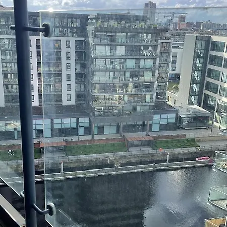 Primedoorstep Deluxe Apt, River Canal View& Free Parking! 公寓 *