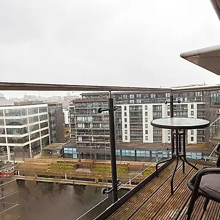 公寓 Primedoorstep Deluxe Apt, River Canal View& Free Parking!