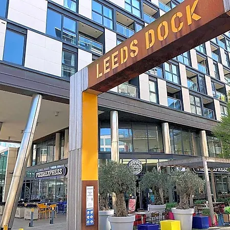 Primedoorstep Deluxe Apt, River Canal View& Free Parking! *