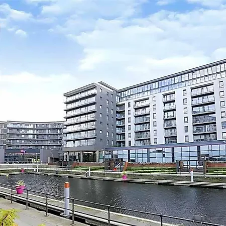 公寓 Primedoorstep Deluxe Apt, River Canal View& Free Parking!