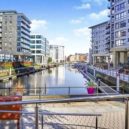 Primedoorstep Deluxe Apt, River Canal View& Free Parking! 公寓