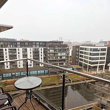 Primedoorstep Deluxe Apt, River Canal View& Free Parking! 利兹