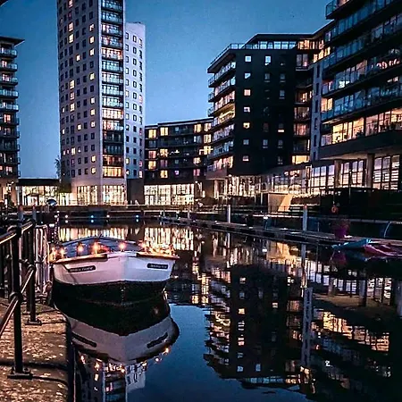 Primedoorstep Deluxe Apt, River Canal View& Free Parking! 利兹