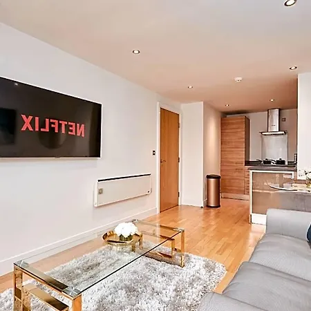 Primedoorstep Deluxe Apt, River Canal View& Free Parking! 利兹