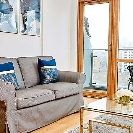 公寓 Primedoorstep Deluxe Apt, River Canal View& Free Parking! 利兹