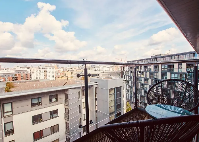 Primedoorstep Deluxe Apt, River Canal View& Free Parking! Leeds (West Yorkshire)