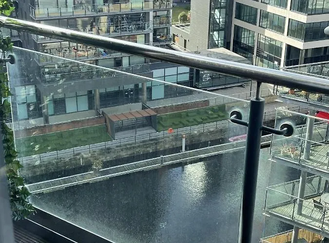 Appartement Primedoorstep Deluxe Apt, River Canal View& Free Parking!